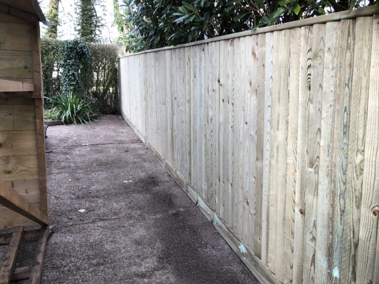 jackson’s traditional featheredge with capping rail